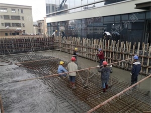 室内游泳池加固